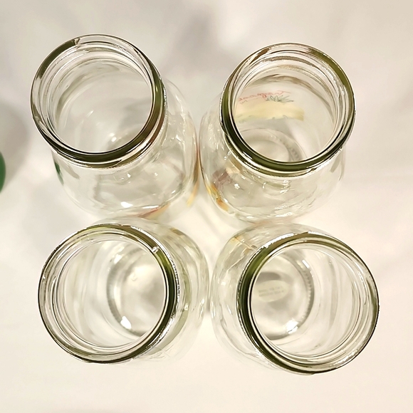 4 piece set of glass Milk bottles with carrying metal rack with handle - Picture 7 of 16
